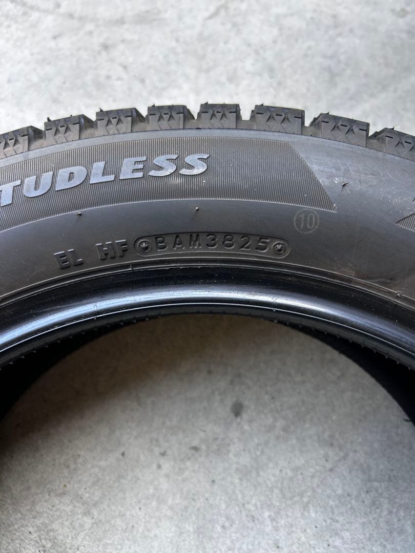 205/55R17 BLIZZAK VRX2スタッドレス中古タイヤ