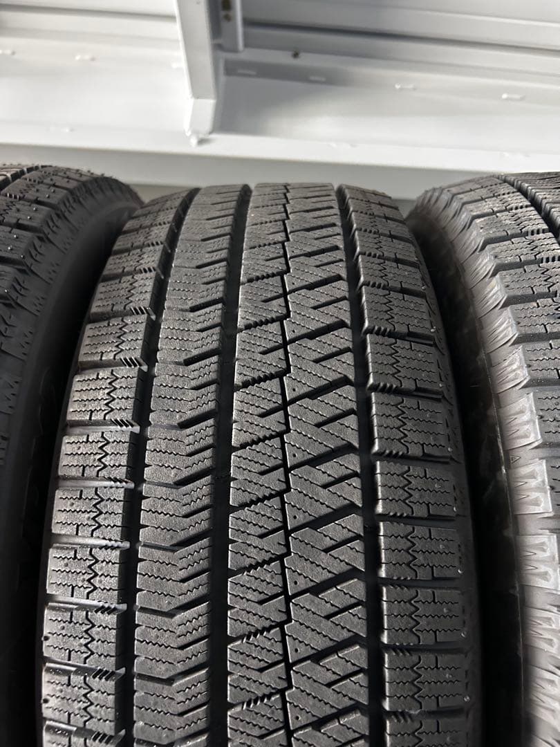 205/55R17 BLIZZAK VRX2スタッドレス中古タイヤ