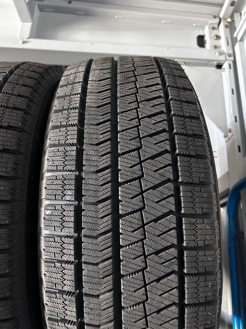 205/55R17 BLIZZAK VRX2スタッドレス中古タイヤ