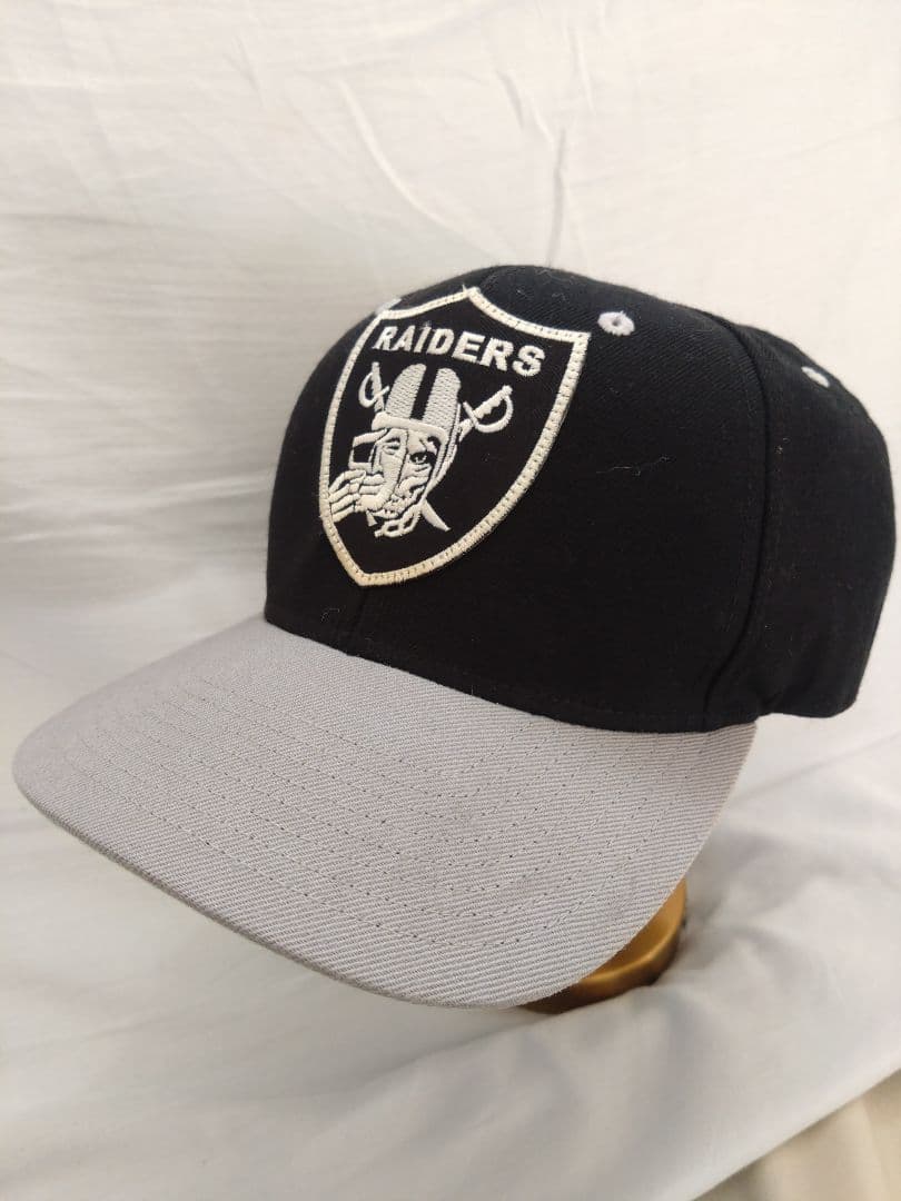 RAIDERS 刺繍ロゴワッペン キャップ 中古スナップバックyupoong