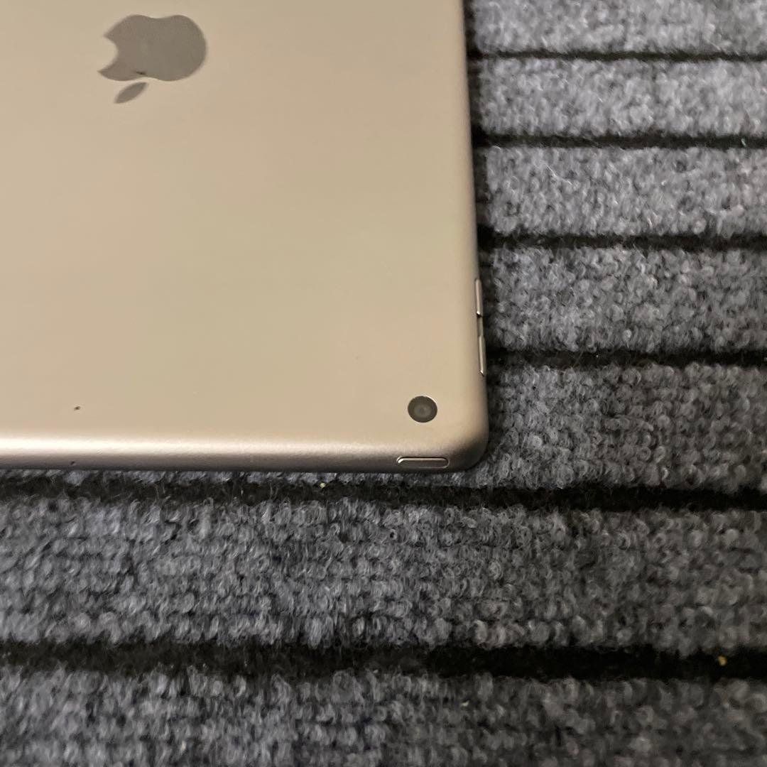 13 iPad 5世代 32GB Wi-Fi スペースグレイ