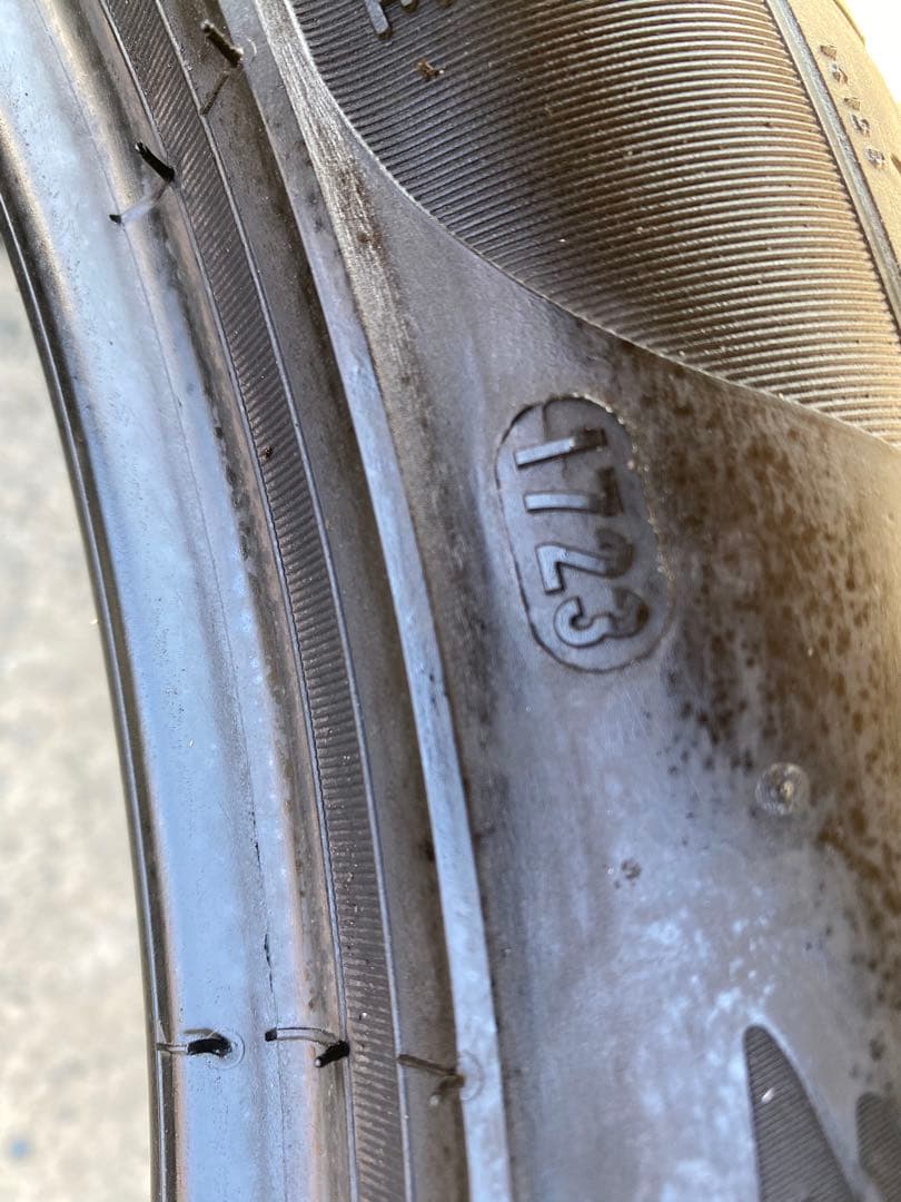 PIRELLI PZERO 265/40/21 1本のみ2023年製