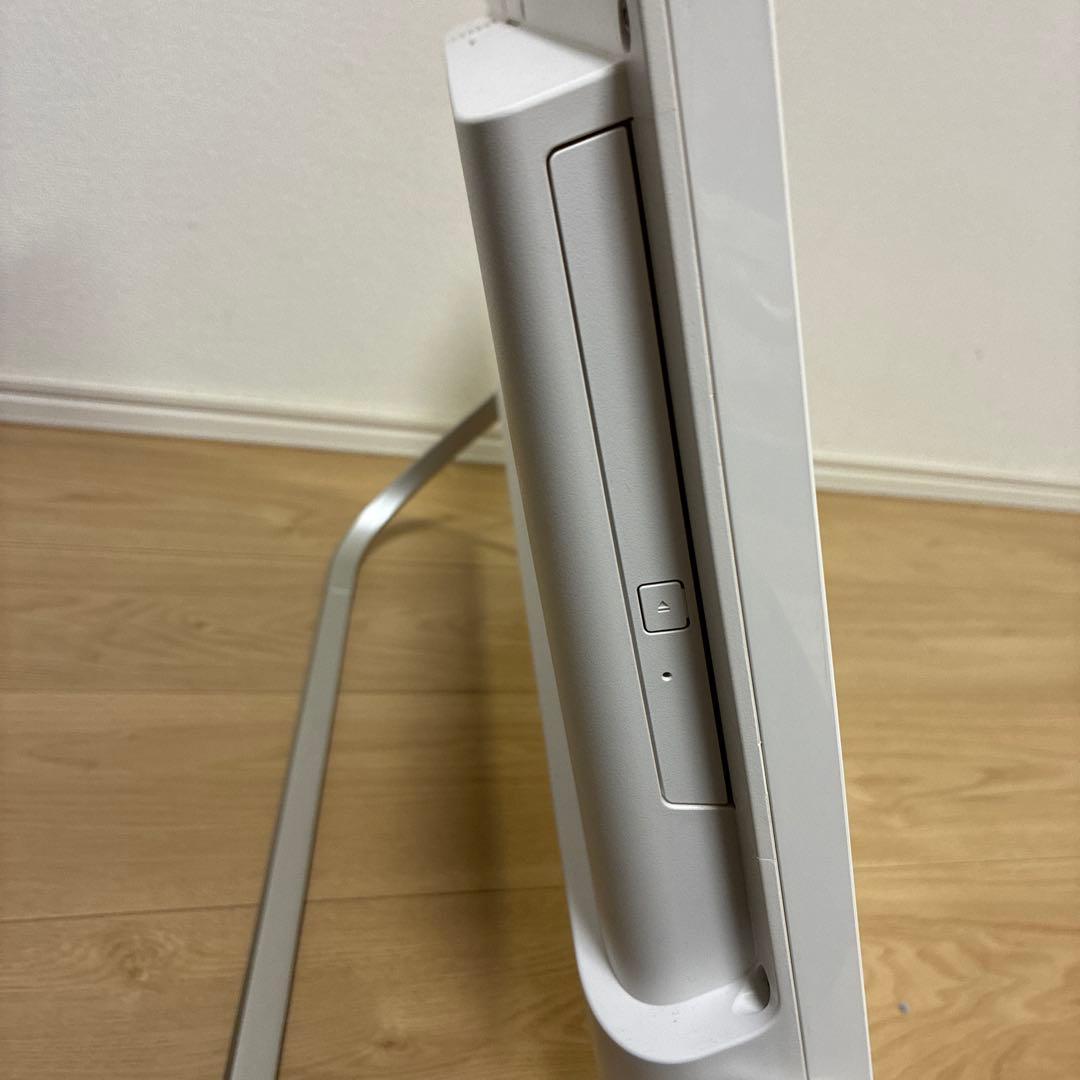【⚠️最終値下げ！！】ジャンク品ホワイト デスクトップPC キーボード・マウス付属