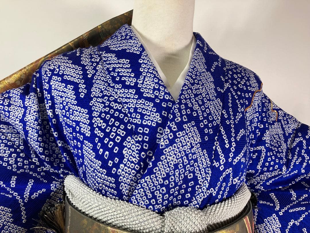 美品 振袖 総絞り 鹿子絞り 木立て文様 金駒刺繍 正絹 青系　絹のダイヤモンド