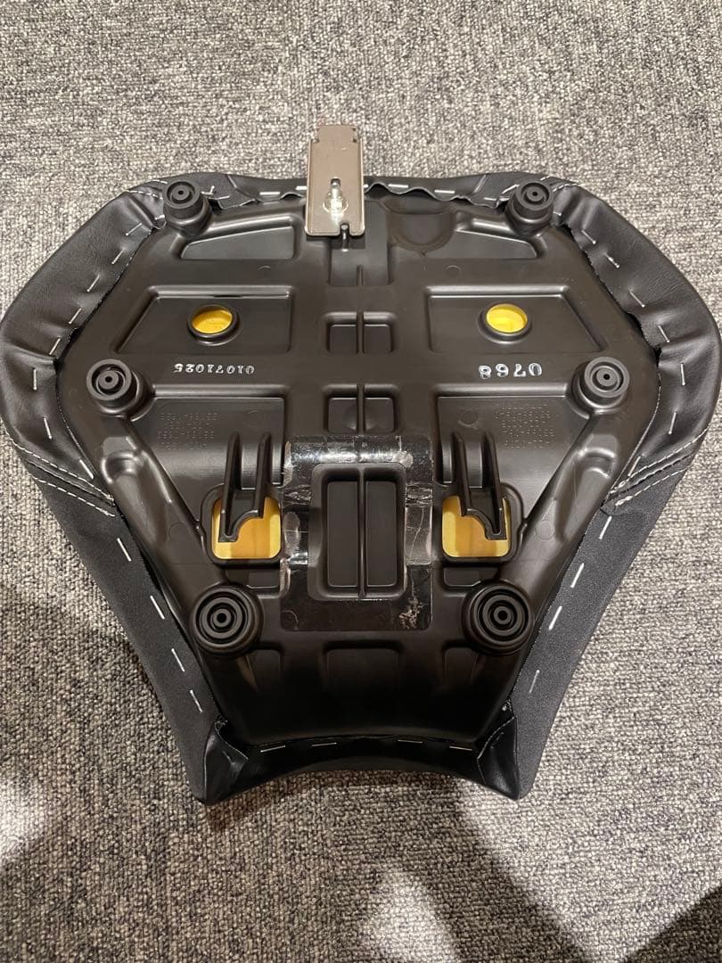 Ninja H2SX 2025年モデル　純正シート