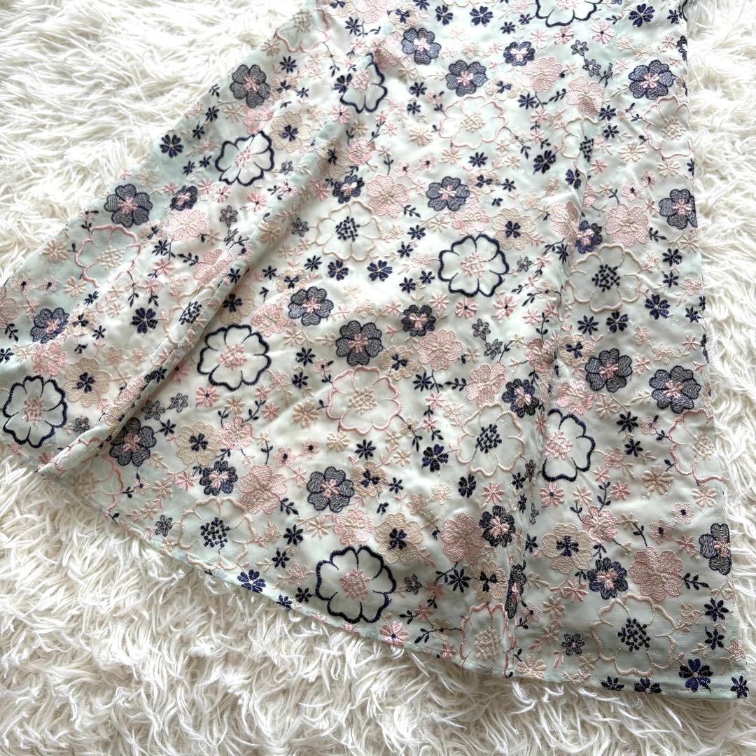 【未使用 タグ付き】トッカ　FLOWERINGワンピース　花柄　刺繍　フレア　0