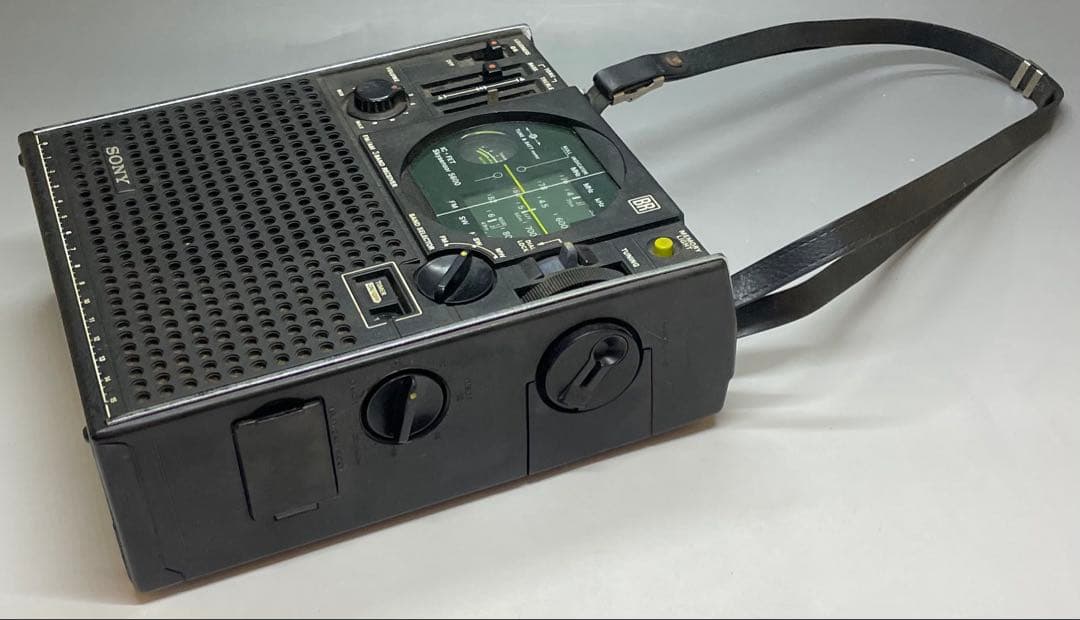 SONY ICF-5600 スカイセンサーFM/MW/SW 　ジャンク　b254