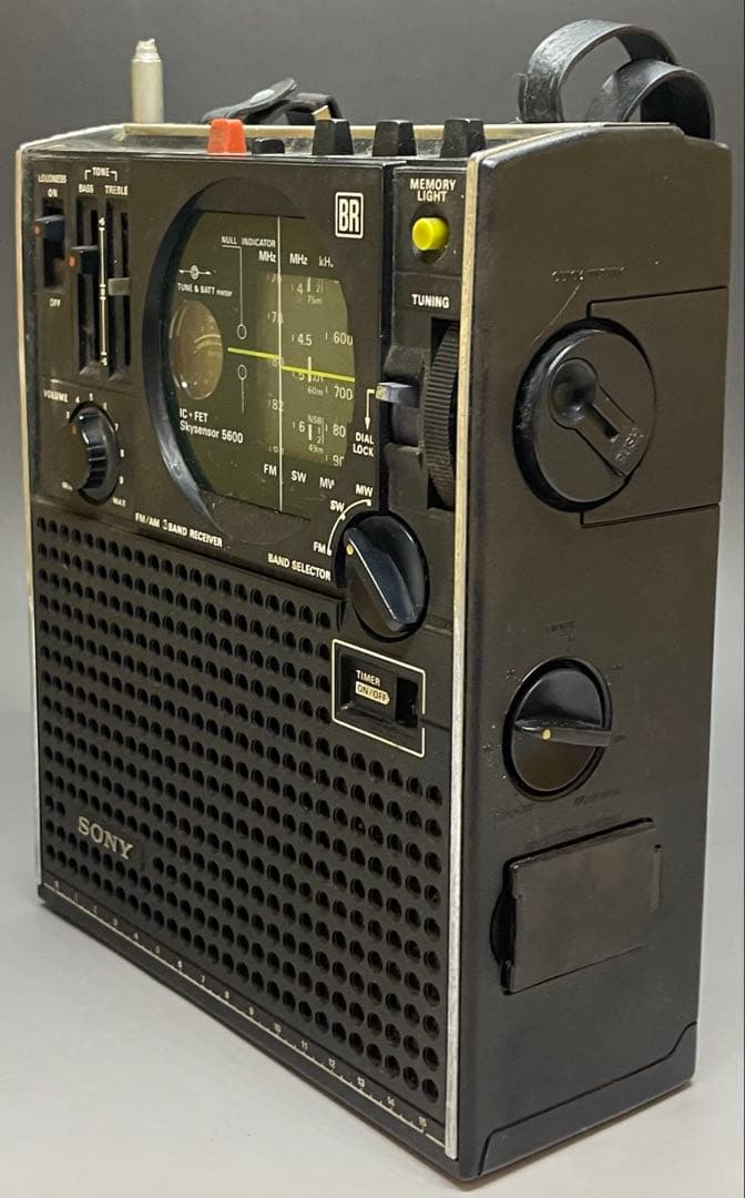 SONY ICF-5600 スカイセンサーFM/MW/SW 　ジャンク　b254