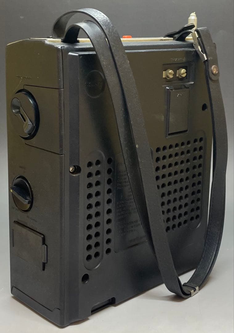 SONY ICF-5600 スカイセンサーFM/MW/SW 　ジャンク　b254