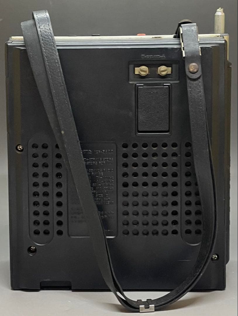 SONY ICF-5600 スカイセンサーFM/MW/SW 　ジャンク　b254