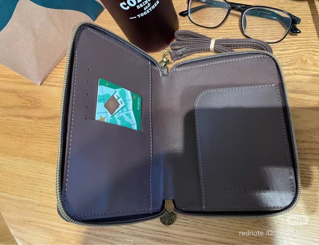 スターバックス Starbucks パスポートケース 限定品 新品未使用
