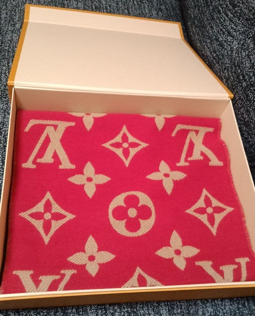 LOUIS VUITTON レッド マフラー ウサギモチーフ