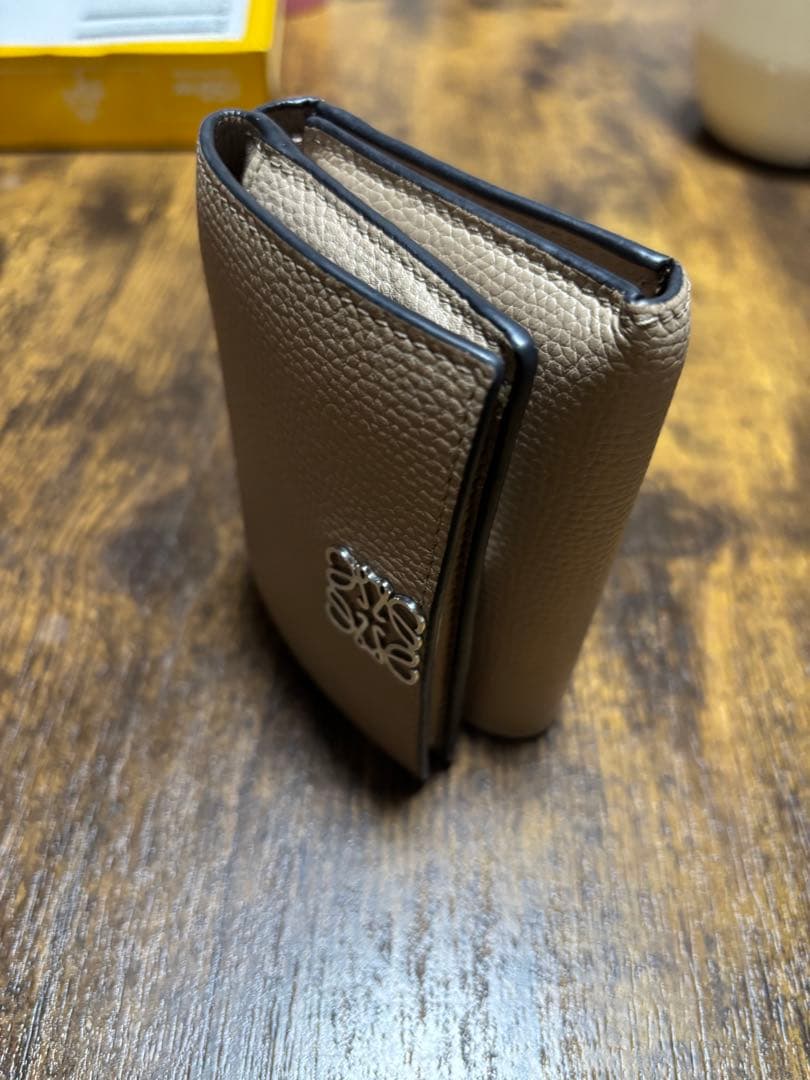 LOEWE！⭐︎三つ折りウォレット