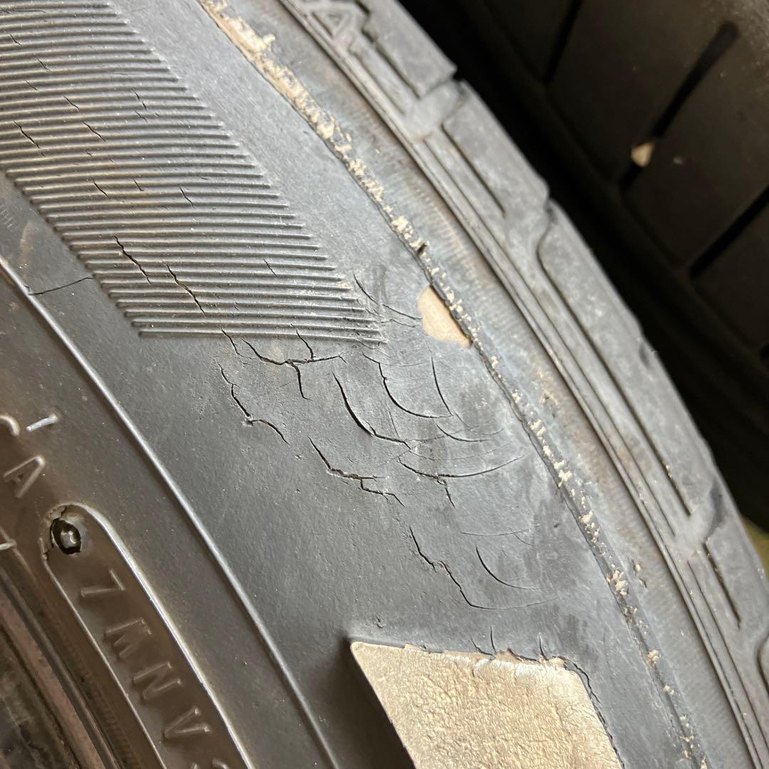 グッドイヤー　ナスカーイーグル1 215/60R17 4本セット　ハイエースなど