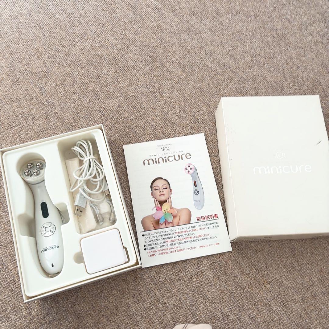 美品　美顔器　ミニキュア