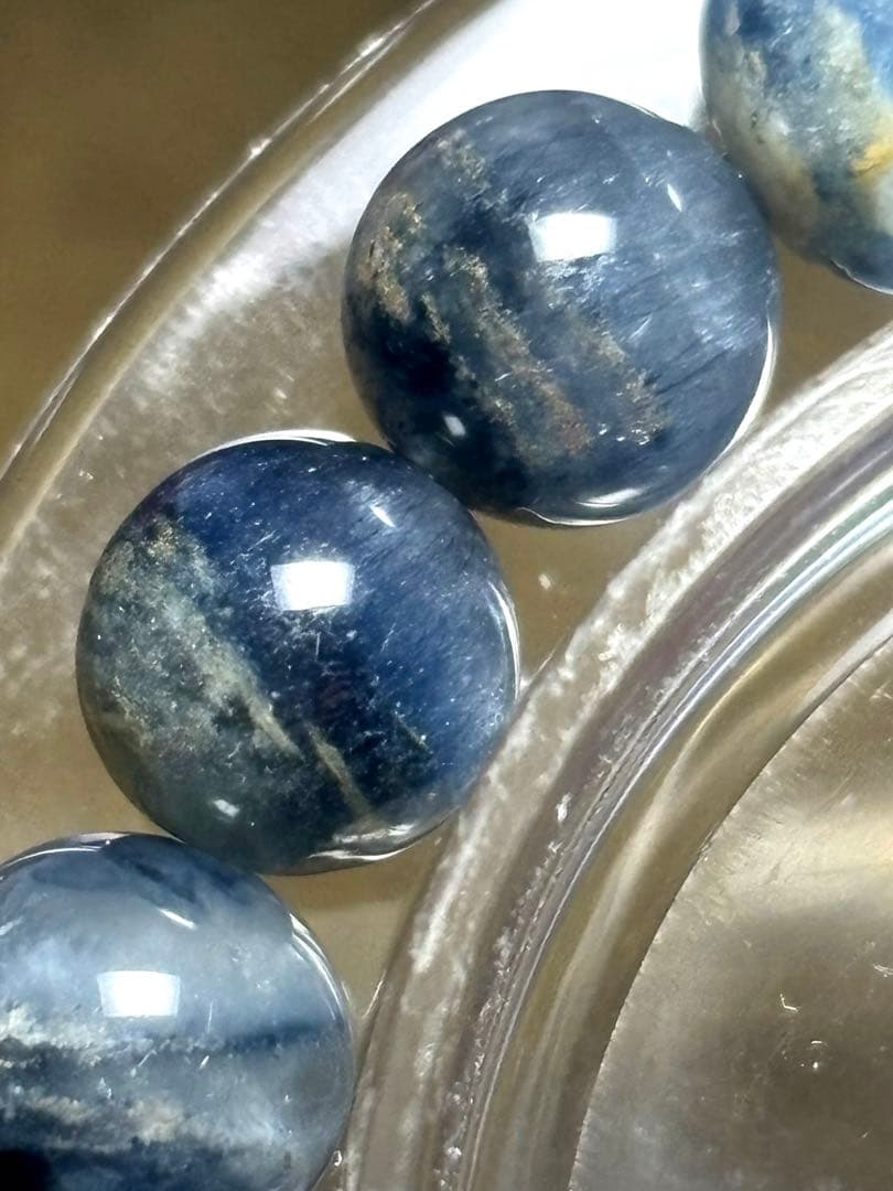 ブルー千層ラビットヘアールチルクォーツ 約9㎜ブレス金運（新品未使用）一点限り