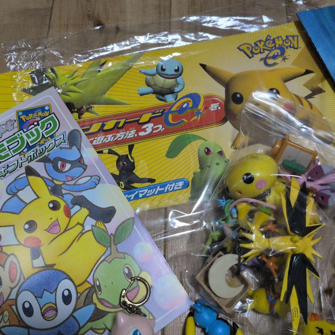 ポケモン＊ミニフィギュア　シール他＊大量セット＊バラ売り不可