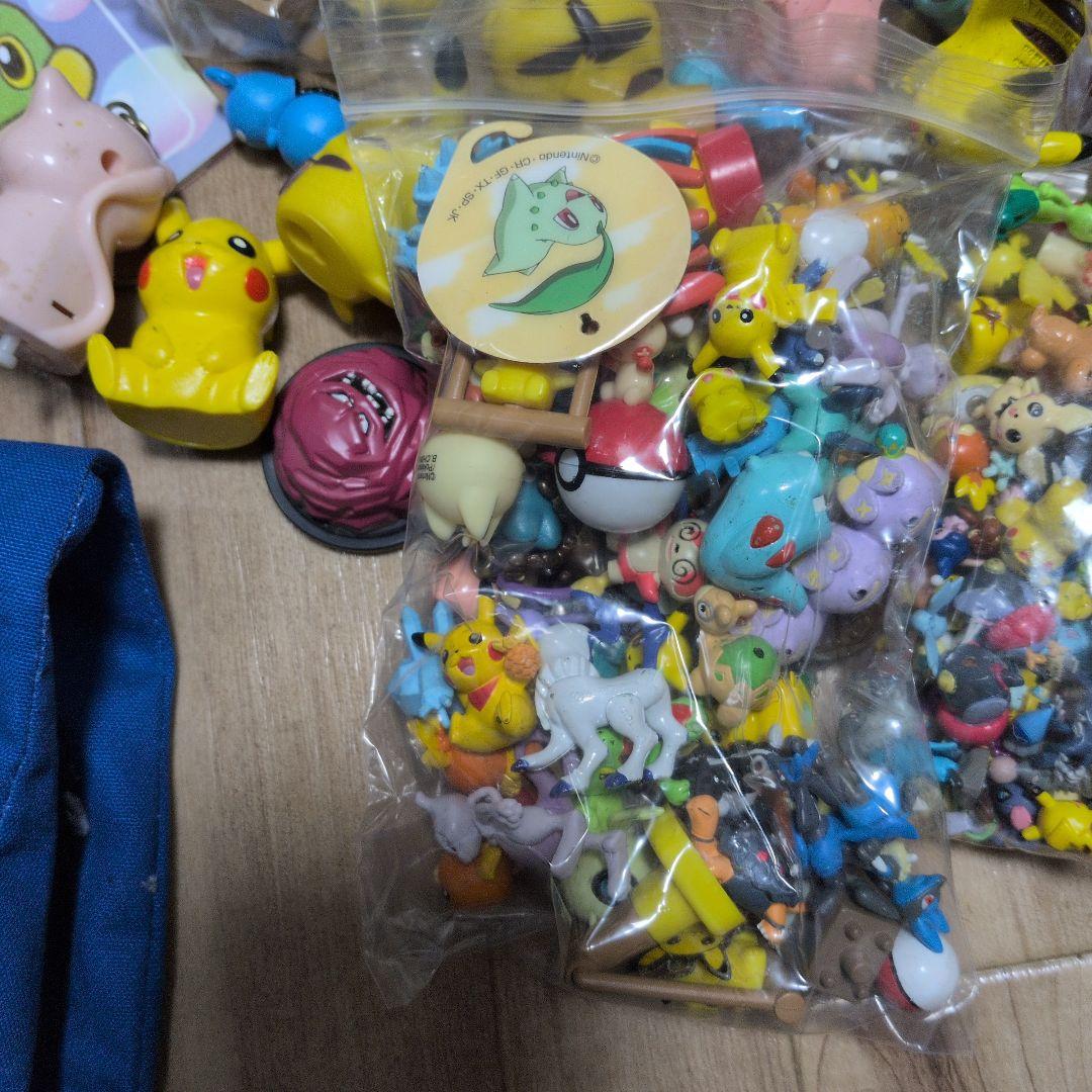 ポケモン＊ミニフィギュア　シール他＊大量セット＊バラ売り不可