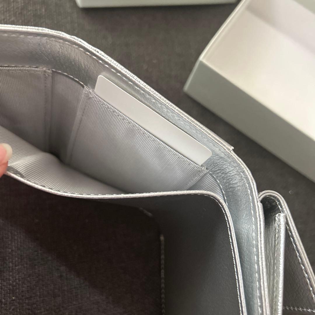✳️最終お値下げ✳️ANTEPRIMA シルバー 三つ折り財布　新品未使用