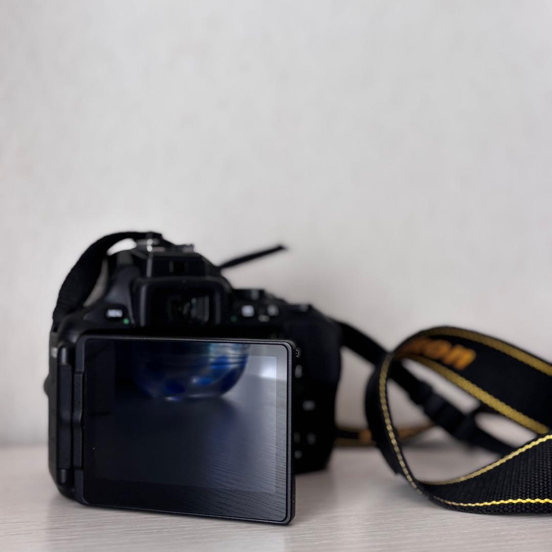 Nikon D5600 デジタル一眼レフカメラ（レンズ2本付）