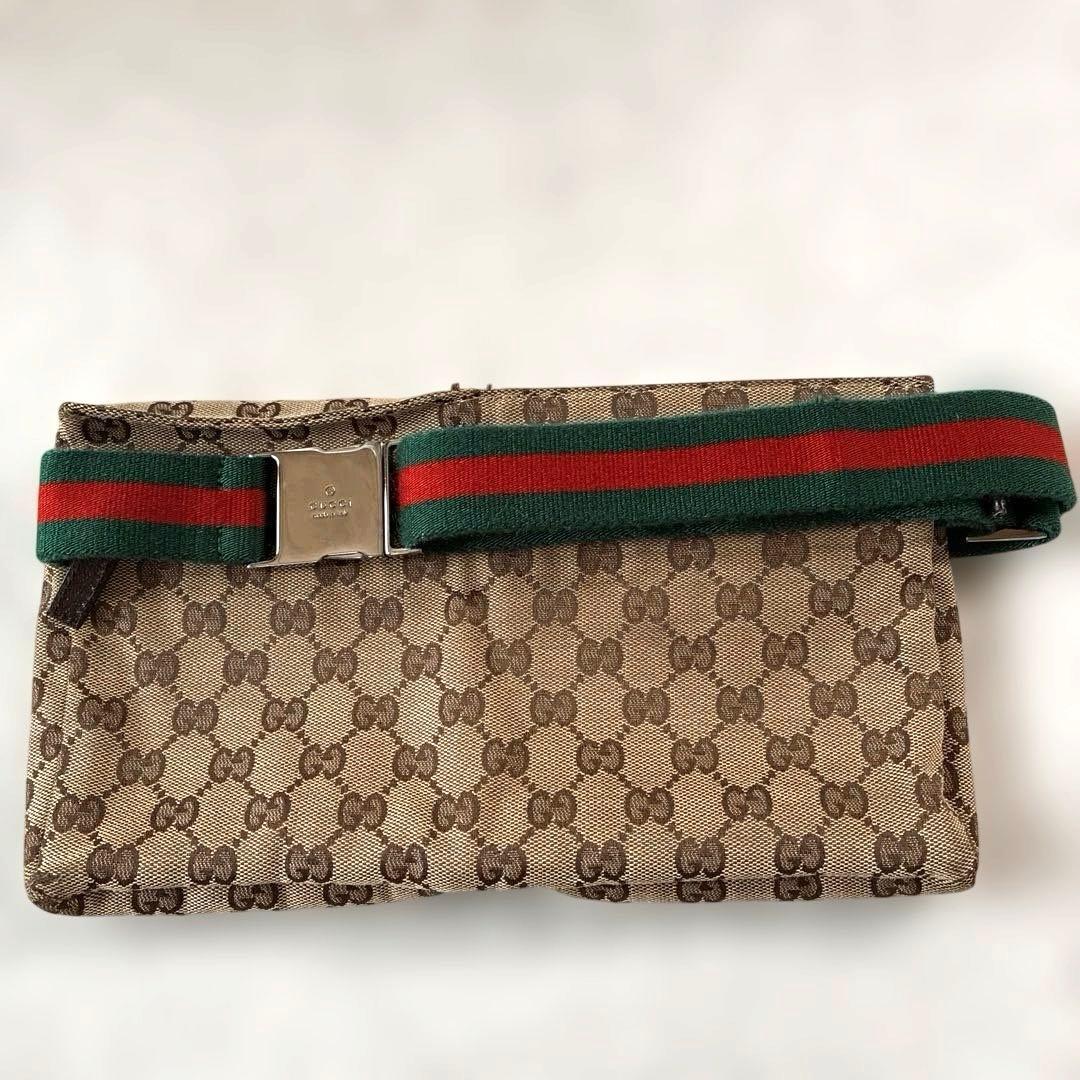 Gucci GGパターン ボディバッグ シェリーライン