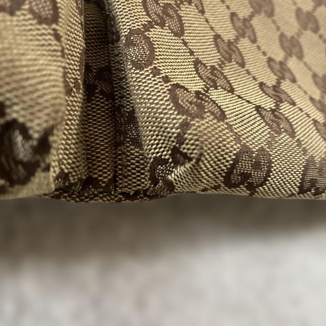 Gucci GGパターン ボディバッグ シェリーライン