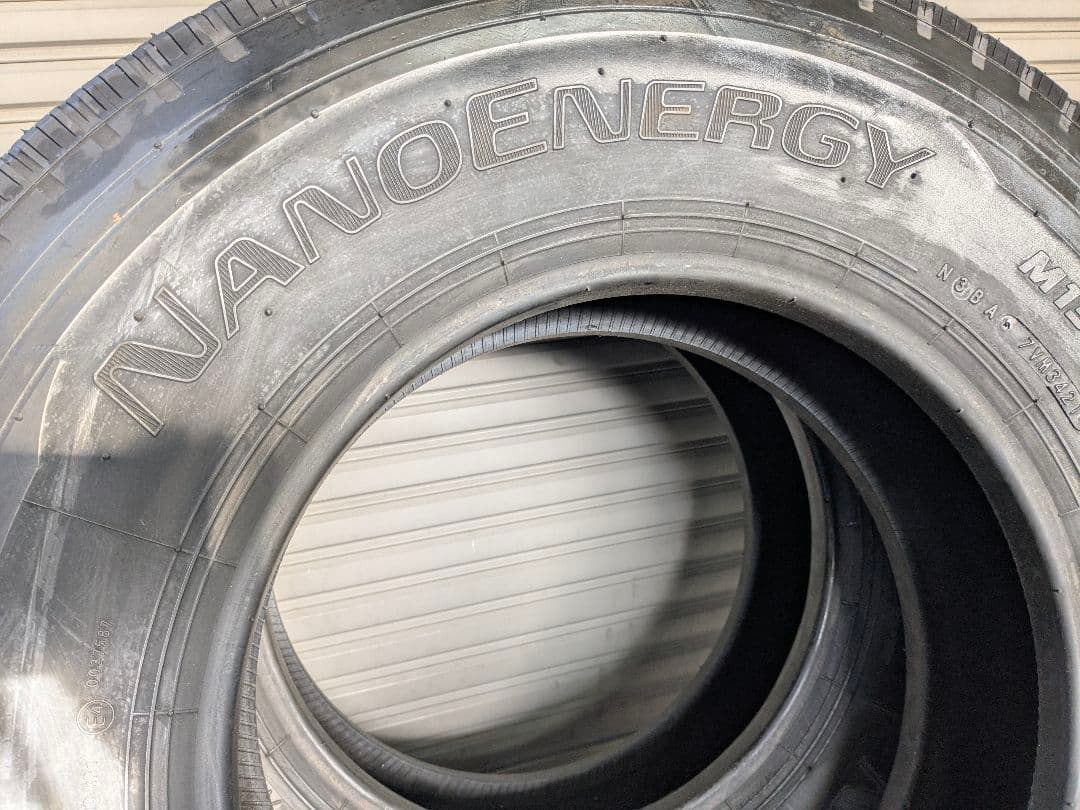 トラック用タイヤ2本　215/85R16 TOYOナノエナジー3
