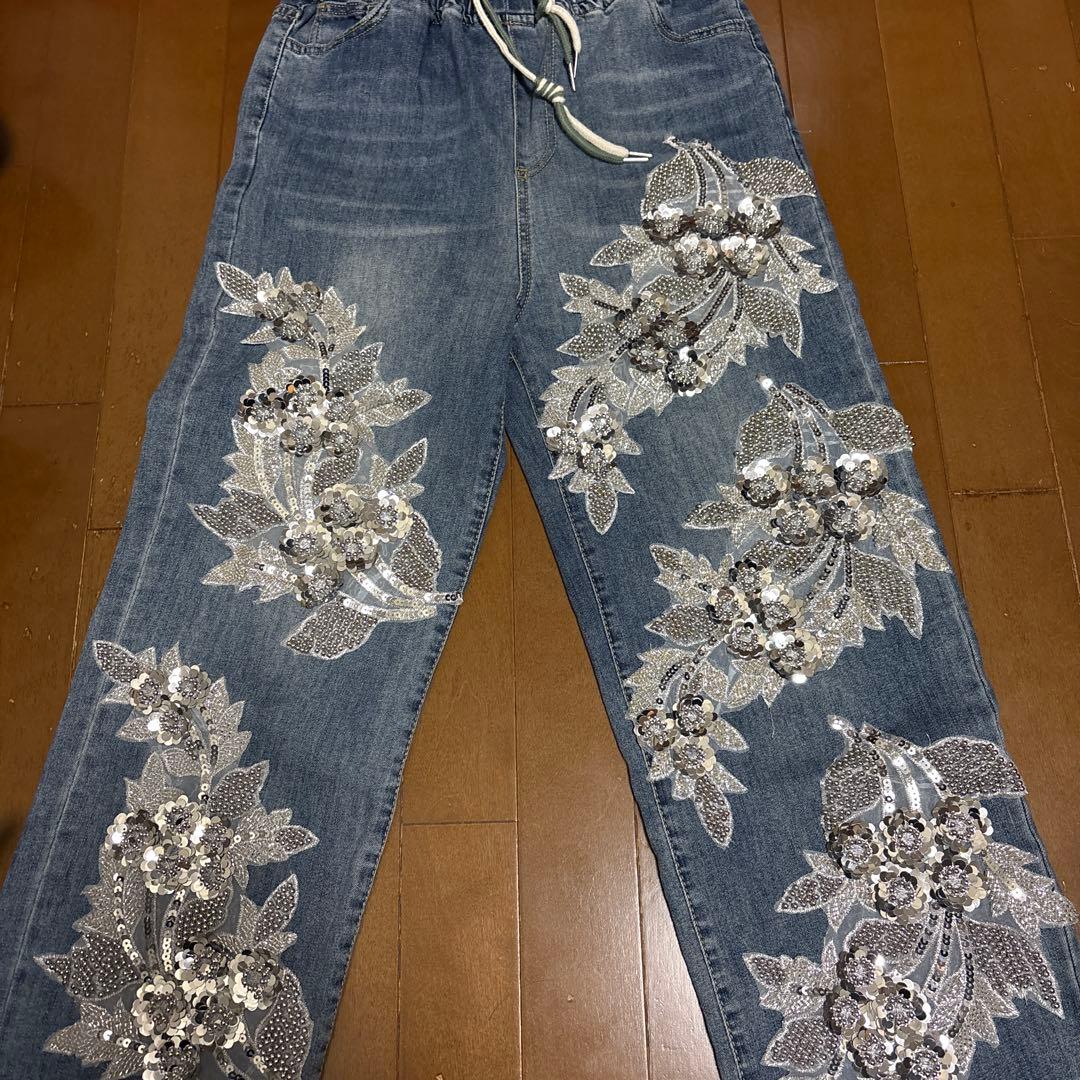 ANDREA&Co. 【美品】デニムビジュー刺繍パンツ