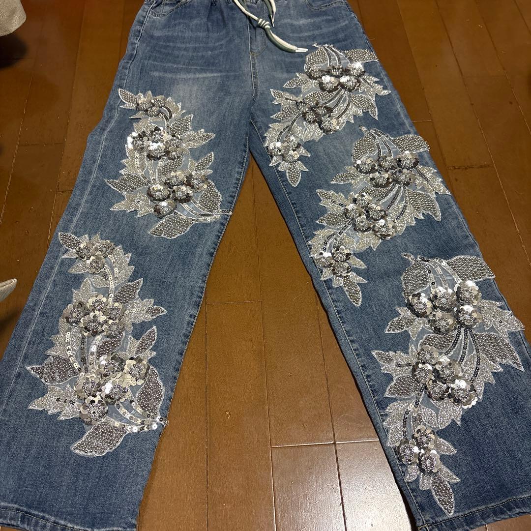 ANDREA&Co. 【美品】デニムビジュー刺繍パンツ