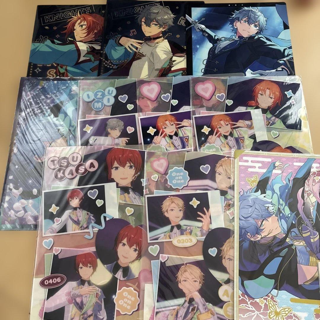 あんスタ　Knights まとめ売り　アクスタ紙類うちわ缶バッジおまんじゅう他