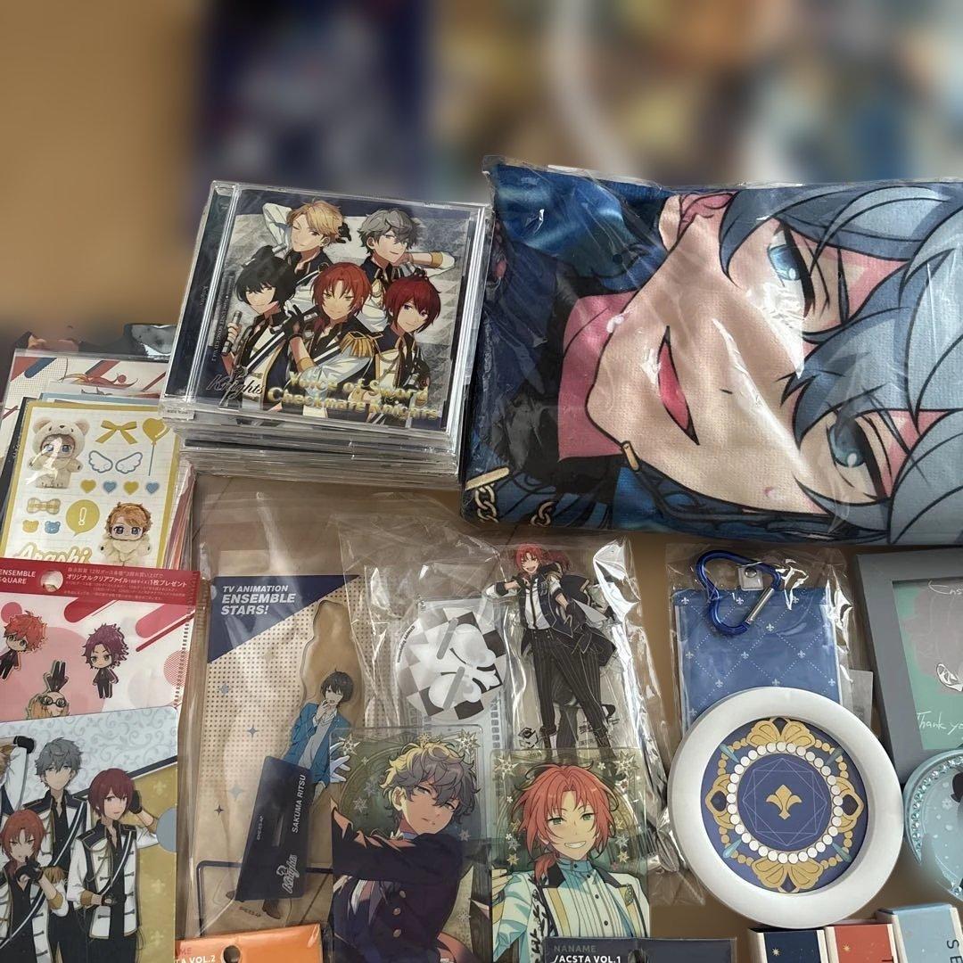 あんスタ　Knights まとめ売り　アクスタ紙類うちわ缶バッジおまんじゅう他