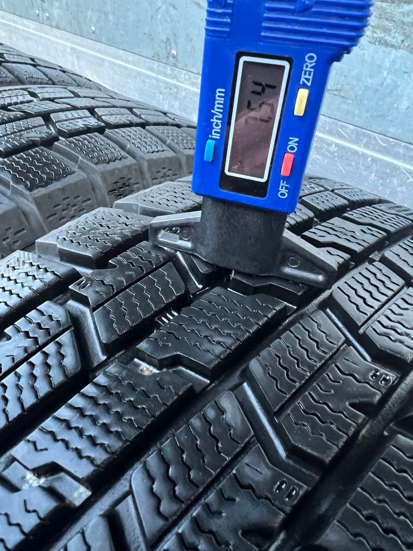 ゆぅGOOD YEARスタッドレス185／65R15 88Q深溝