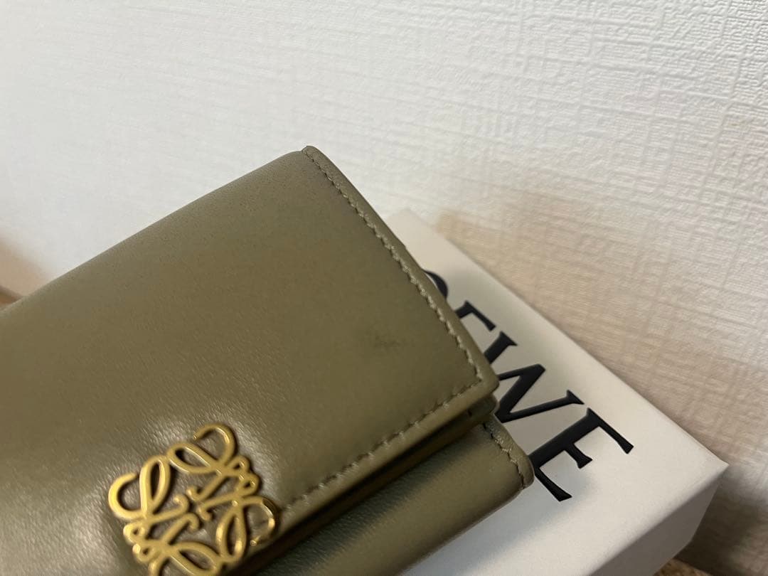 【mmnykhh】LOEWE 三つ折り財布