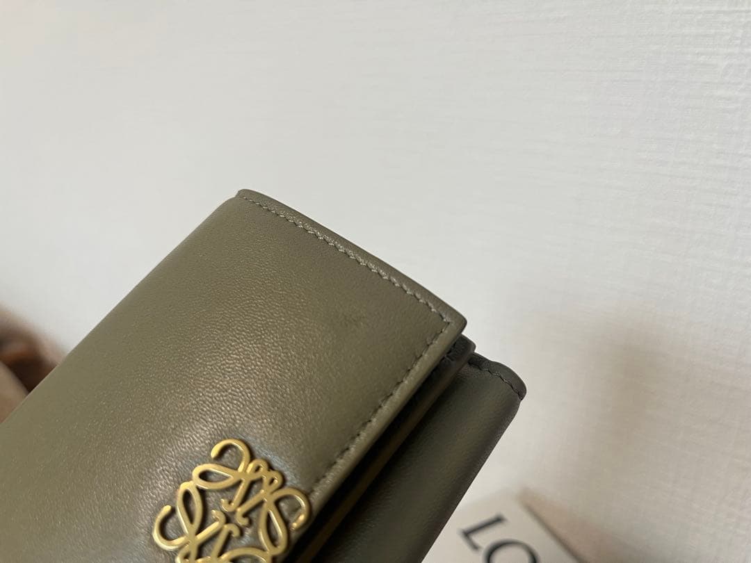 【mmnykhh】LOEWE 三つ折り財布