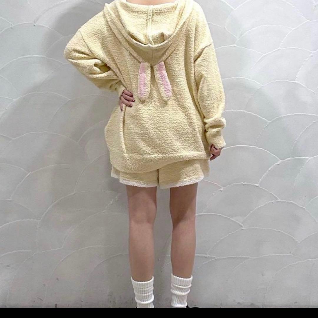 ちいかわ　ローリーズファーム　もこもこセットアップ　うさぎ