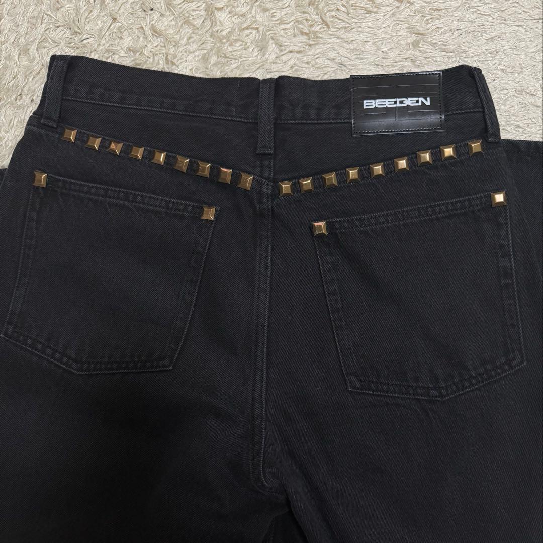 BEEDEN メタルスタッズ セミルーズ デニムパンツ ブラック スタッズ