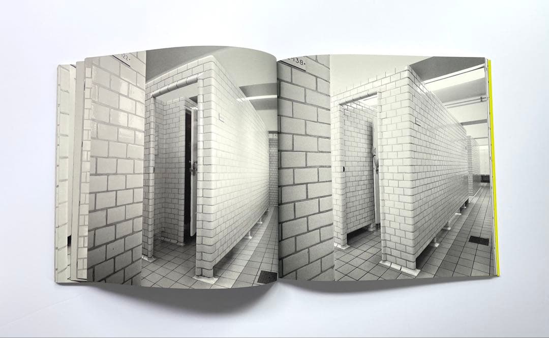 Her, Her, Her, & Her Roni Horn ロニ・ホーン
