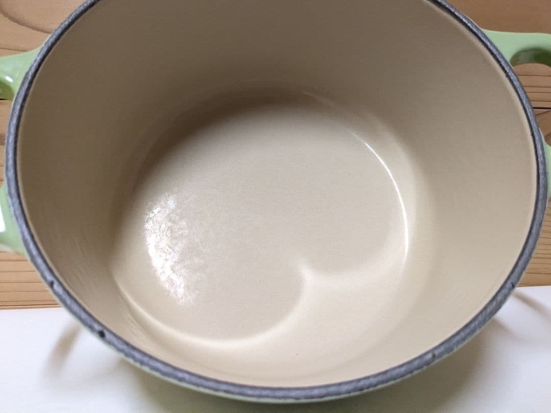 ル・クルーゼ　Le　Creuset ココット・ロンド　グリーン　16cm