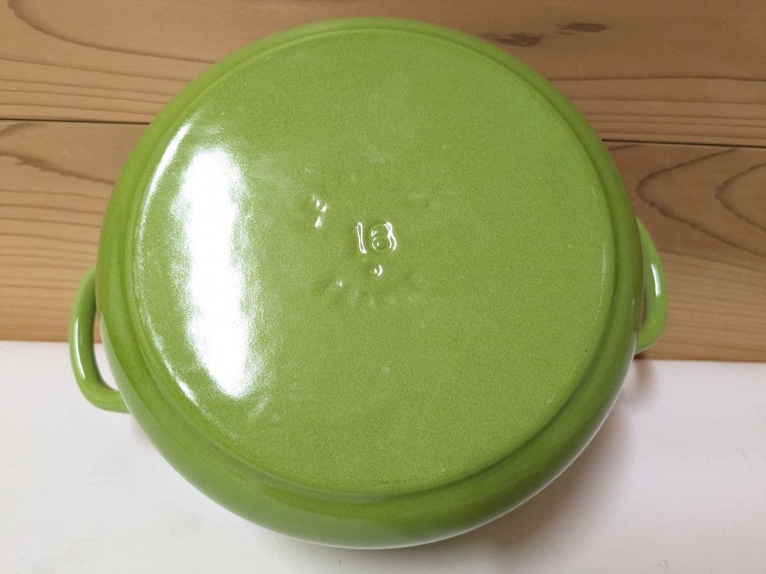 ル・クルーゼ　Le　Creuset ココット・ロンド　グリーン　16cm
