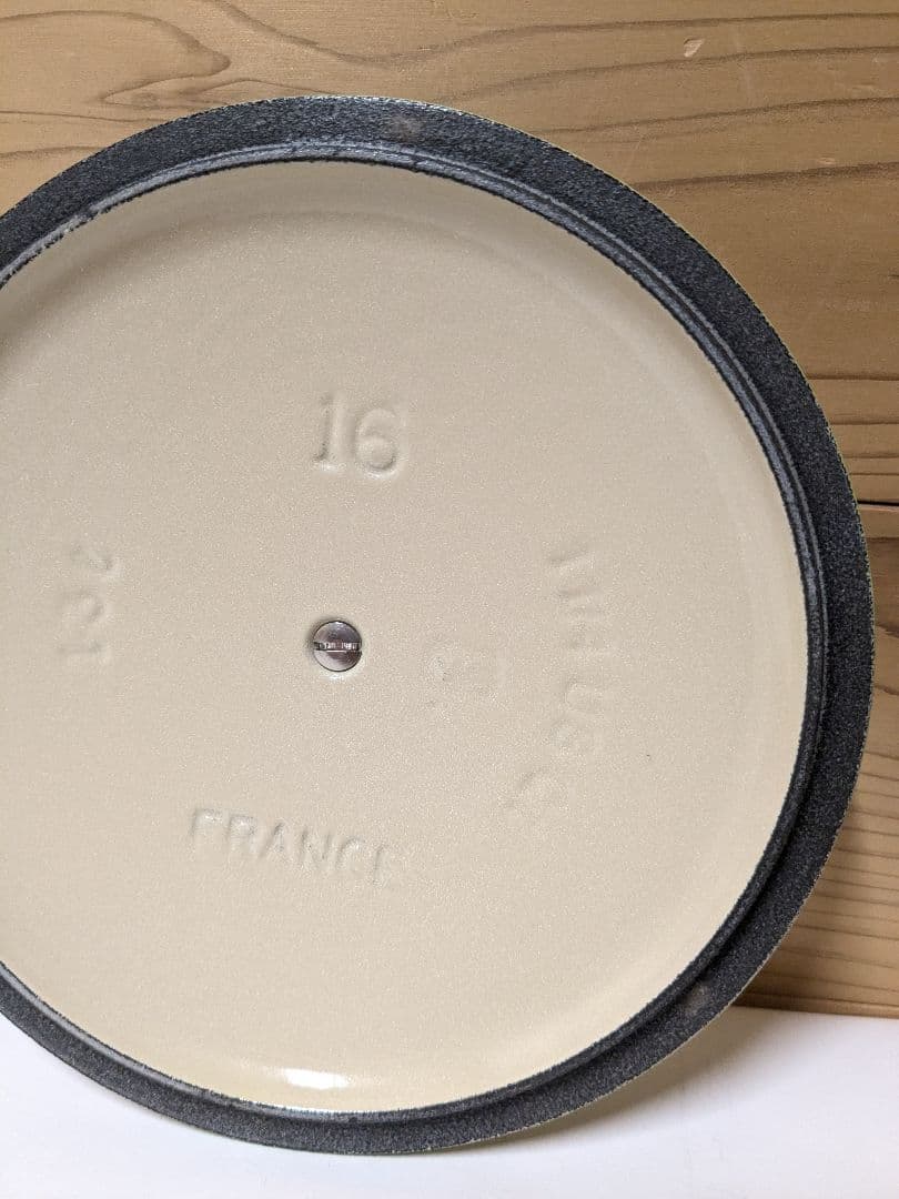 ル・クルーゼ　Le　Creuset ココット・ロンド　グリーン　16cm