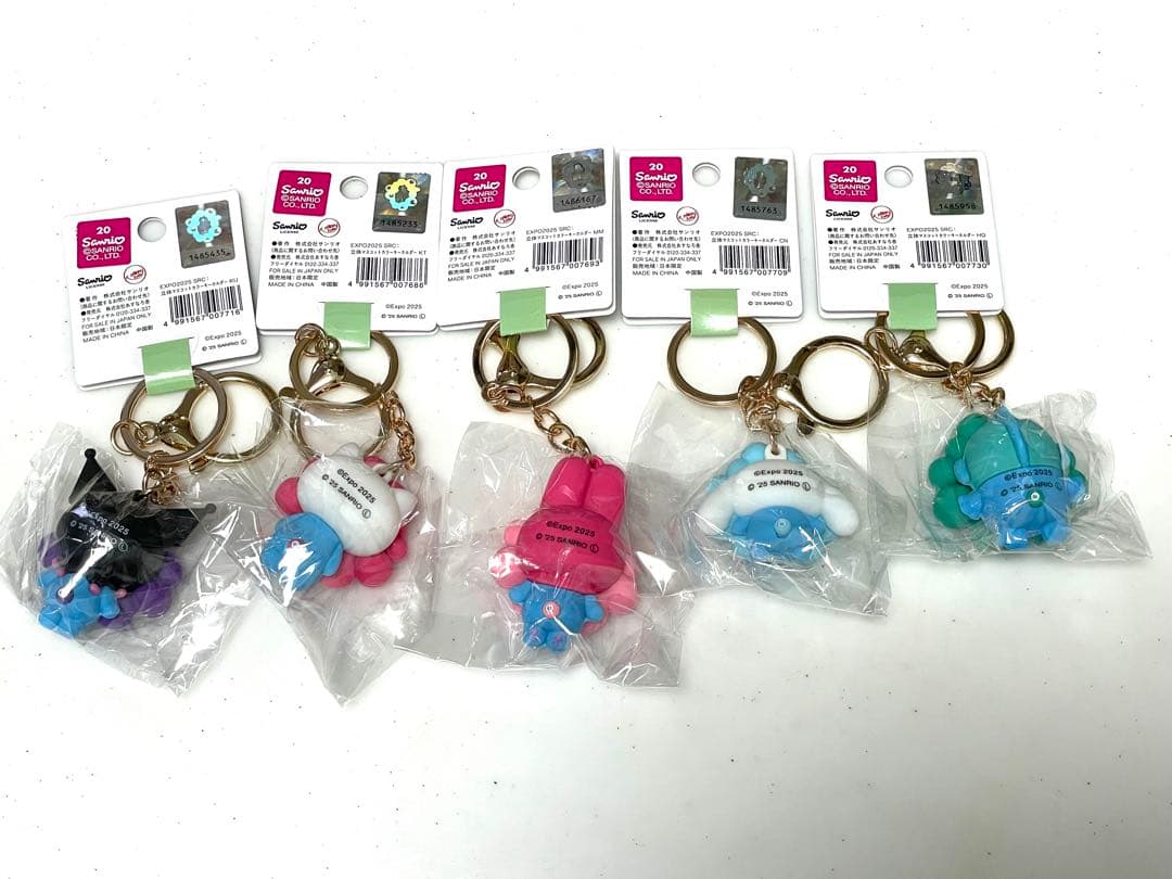 新品 サンリオ ミャクミャク立体マスコットキーホルダー キティちゃん他5個セット