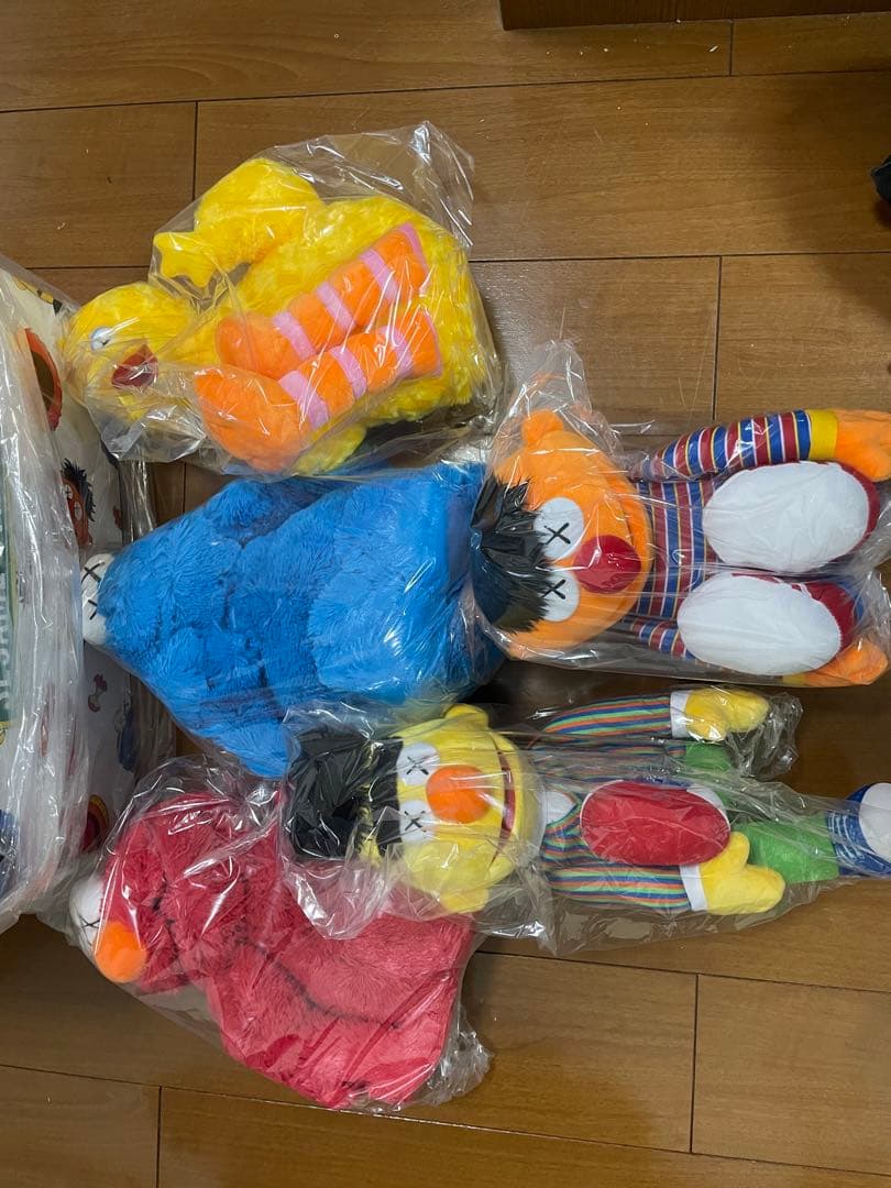 新品未使用／KAWS✕セサミストリート✕UNIQLO コンプリート