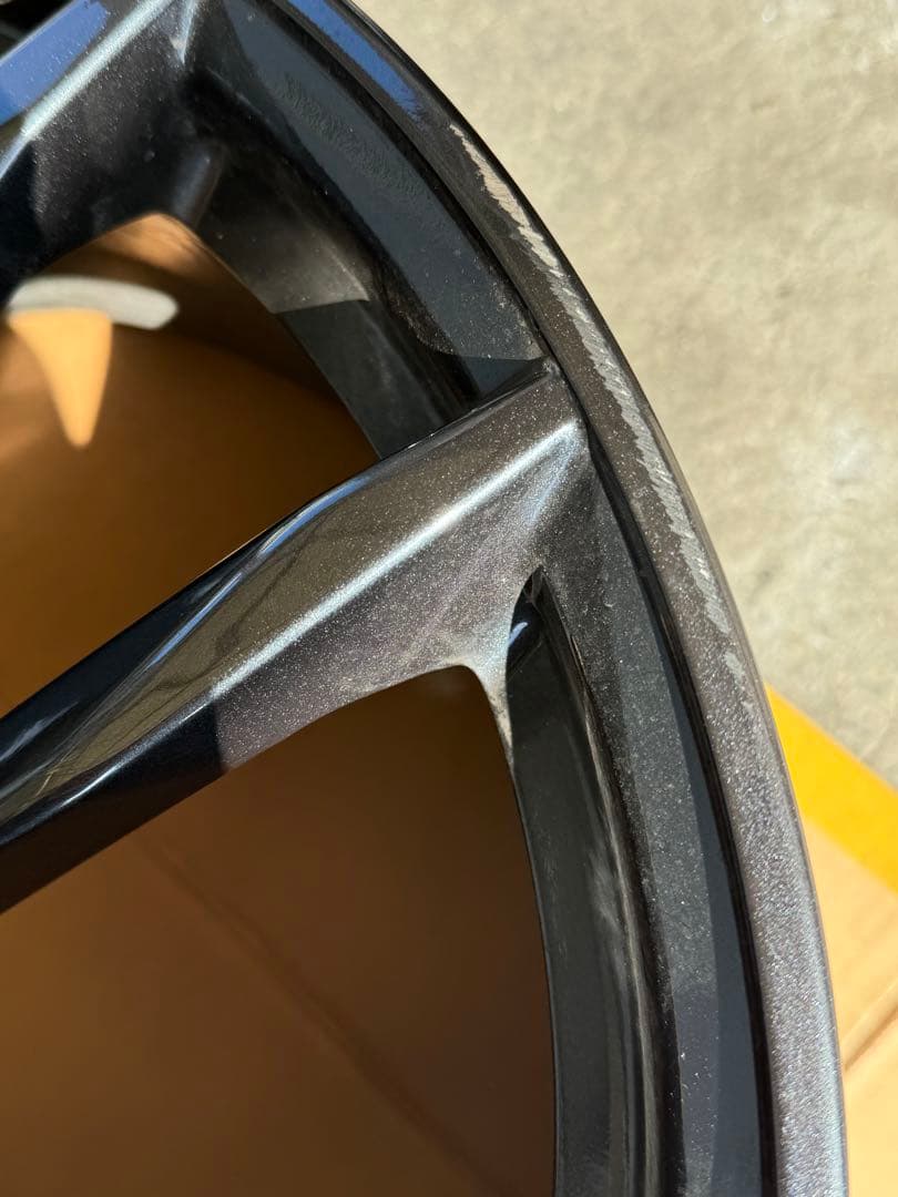 日産新型Z34 フロントホイール 19インチ