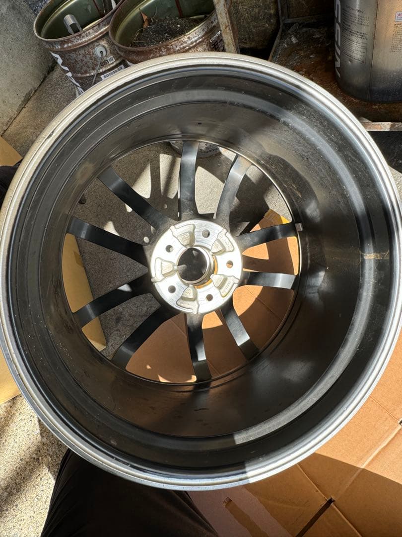日産新型Z34 フロントホイール 19インチ