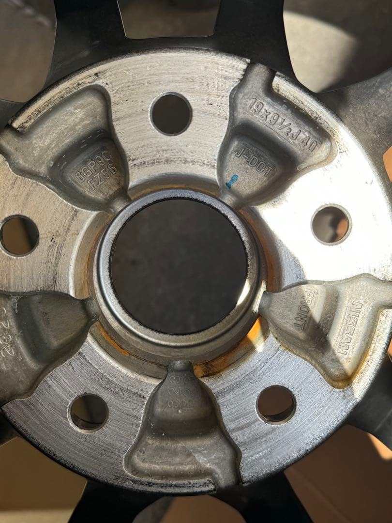 日産新型Z34 フロントホイール 19インチ