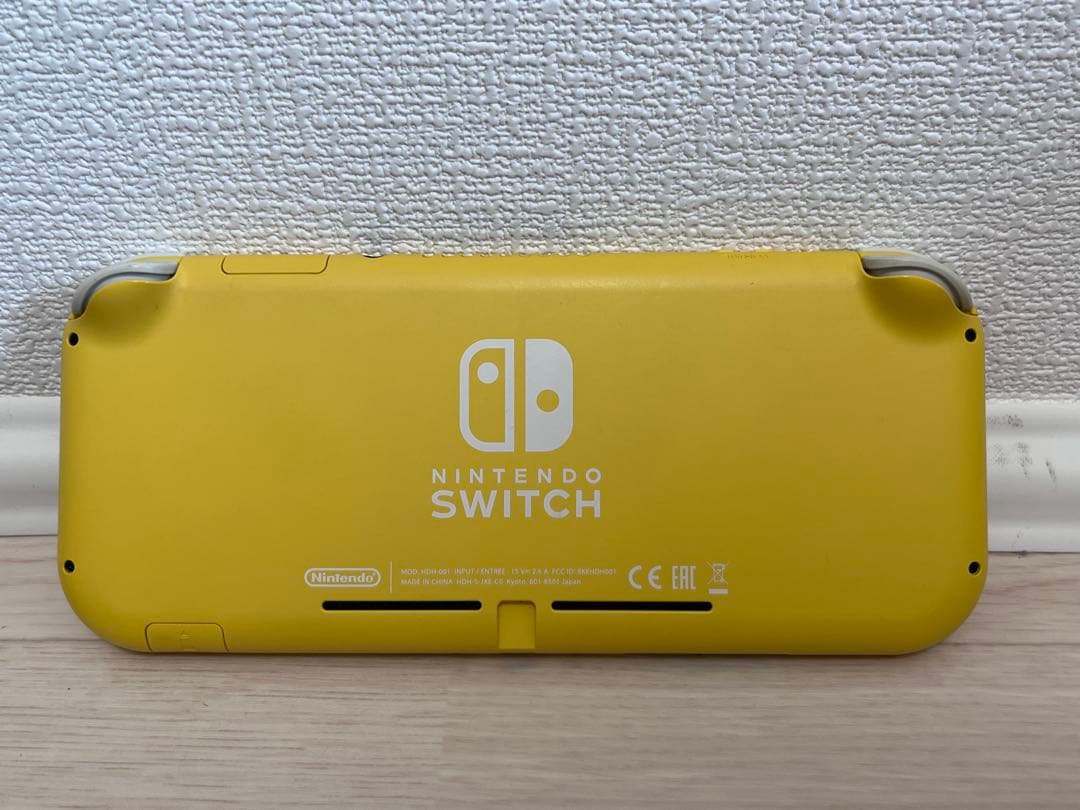Nintendo Switch Lite イエロー 本体 (ポケモンソフト付)
