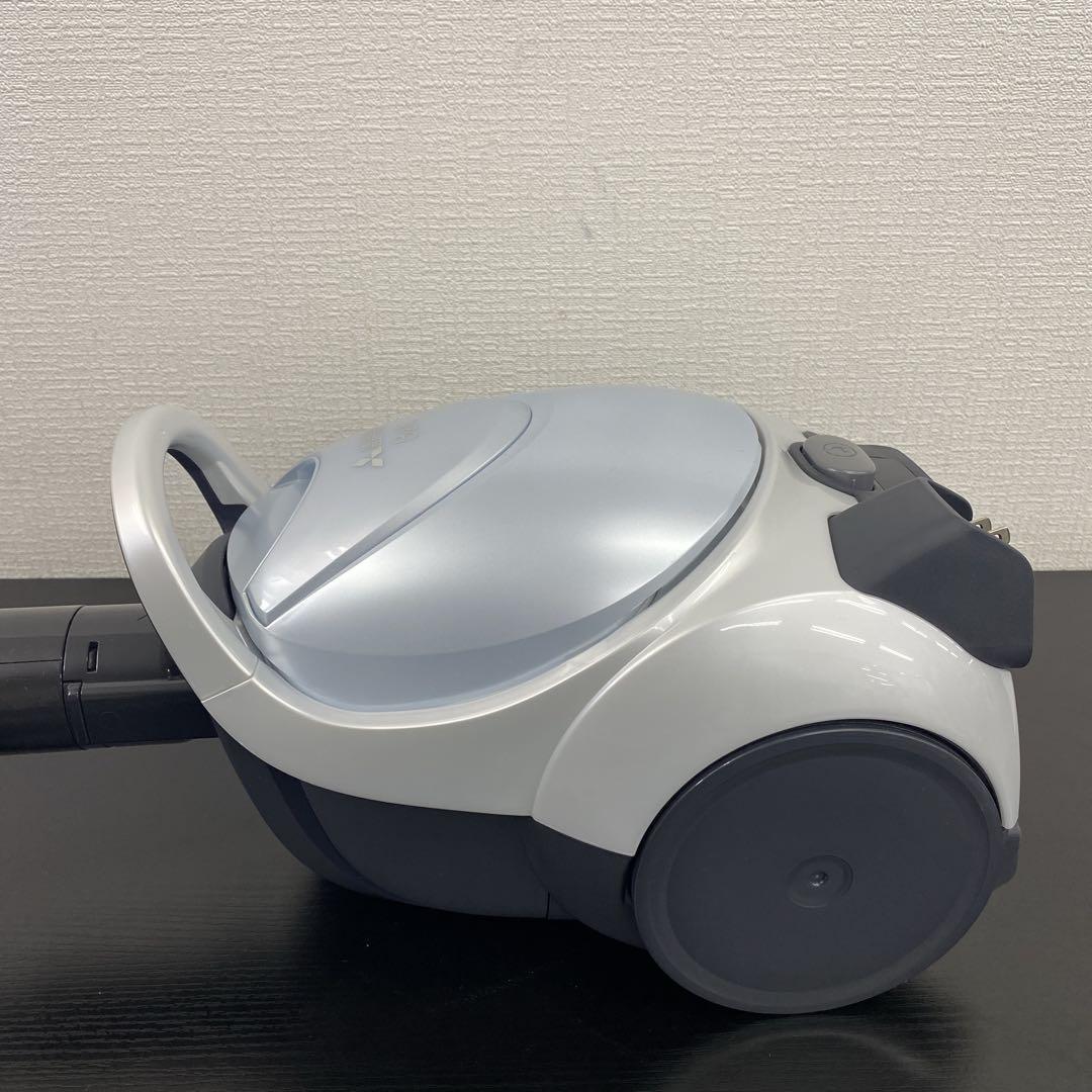 送料込み＊MITSUBISHI 紙パック式掃除機 2024年製＊0401-1