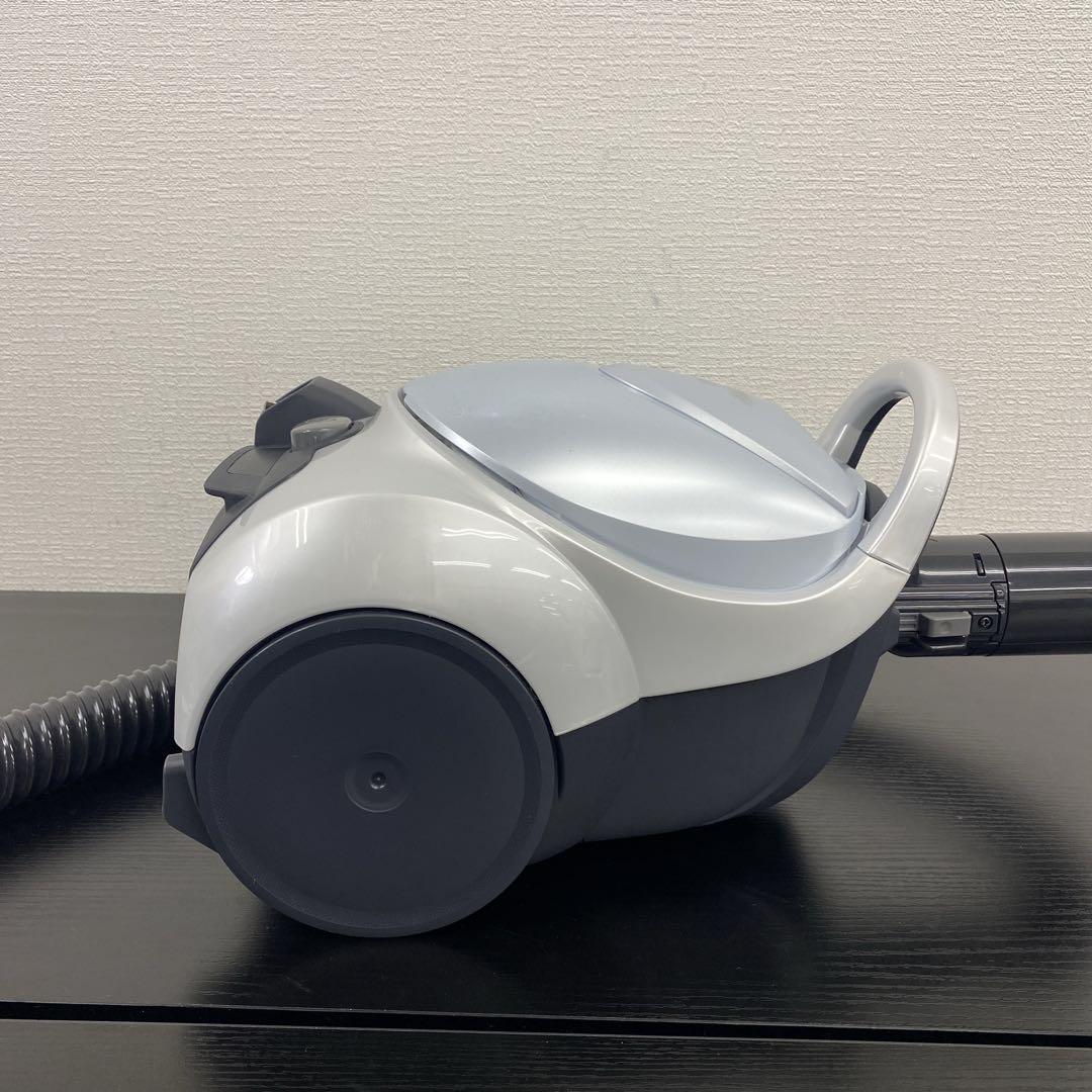 送料込み＊MITSUBISHI 紙パック式掃除機 2024年製＊0401-1