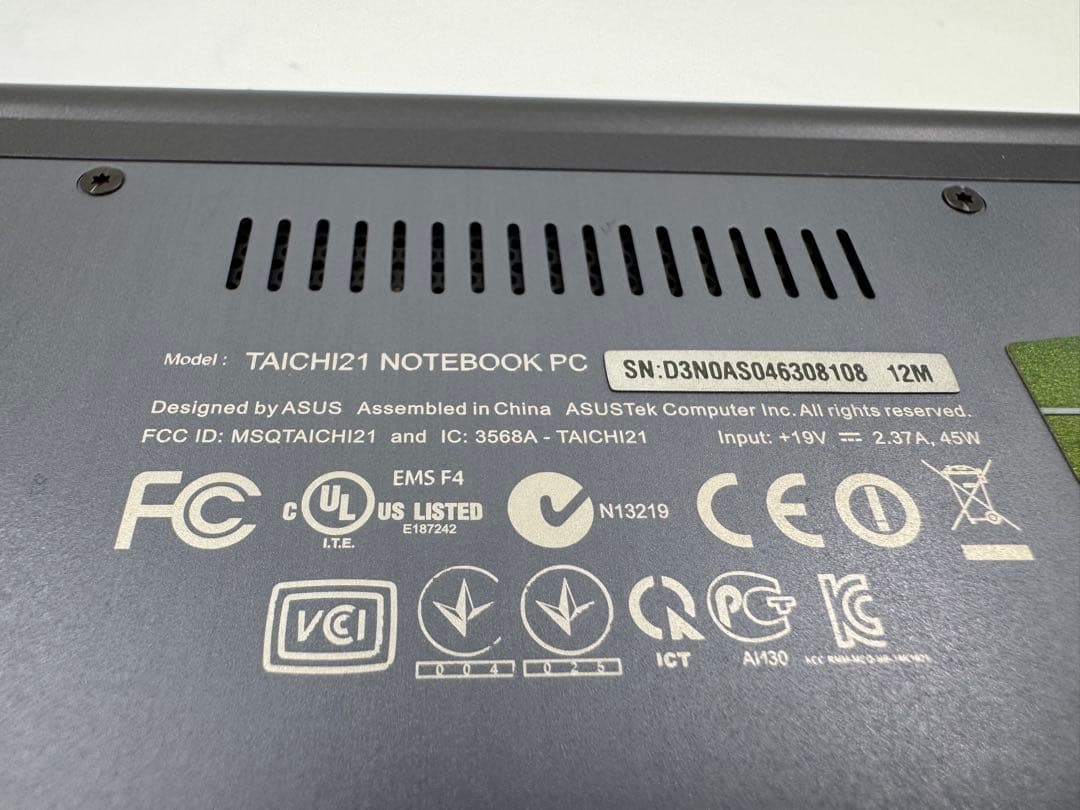 ASUS☆TAICHI21 notebook PC✨corei7✨第３世代‼️