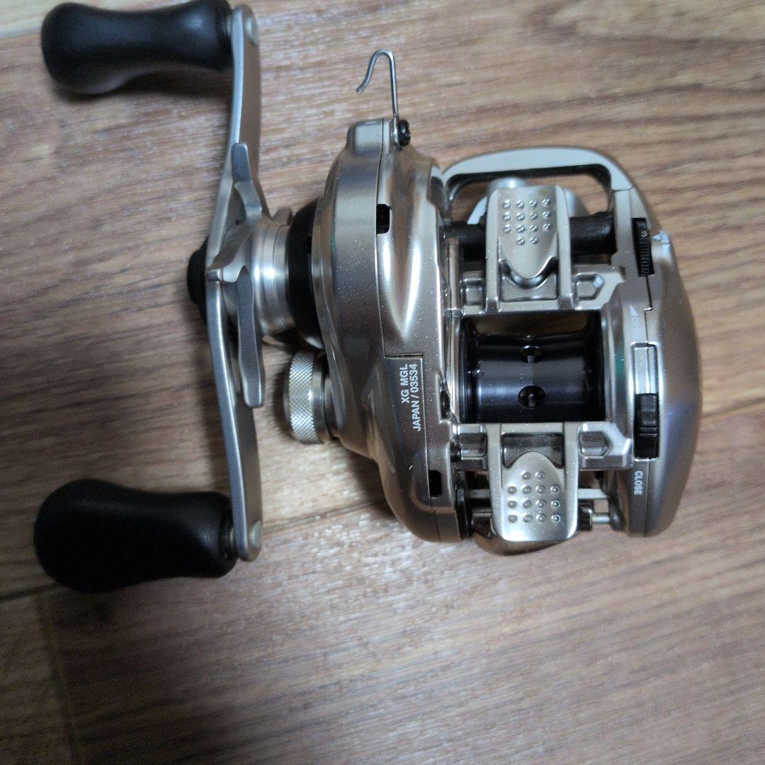 SHIMANO nium MGL XG ベイトリール　　オマケ２つ付き